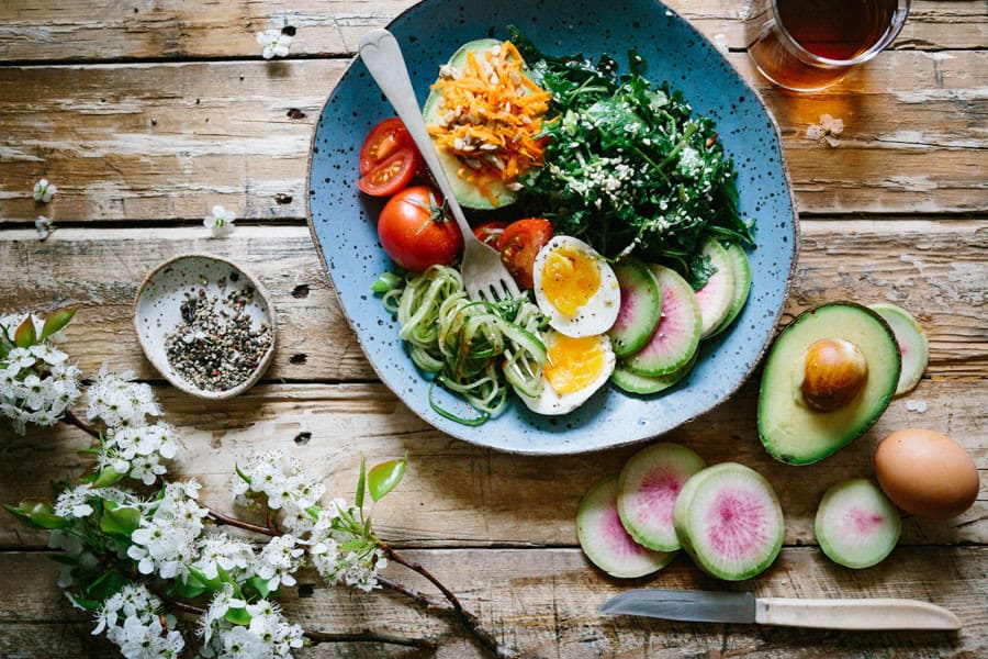 imagen con plato con alimentos
